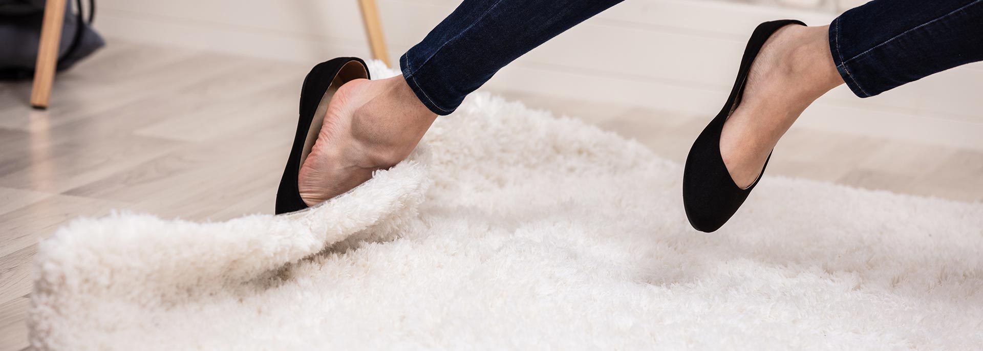 A person suffering an injury from a trip hazard while working from home